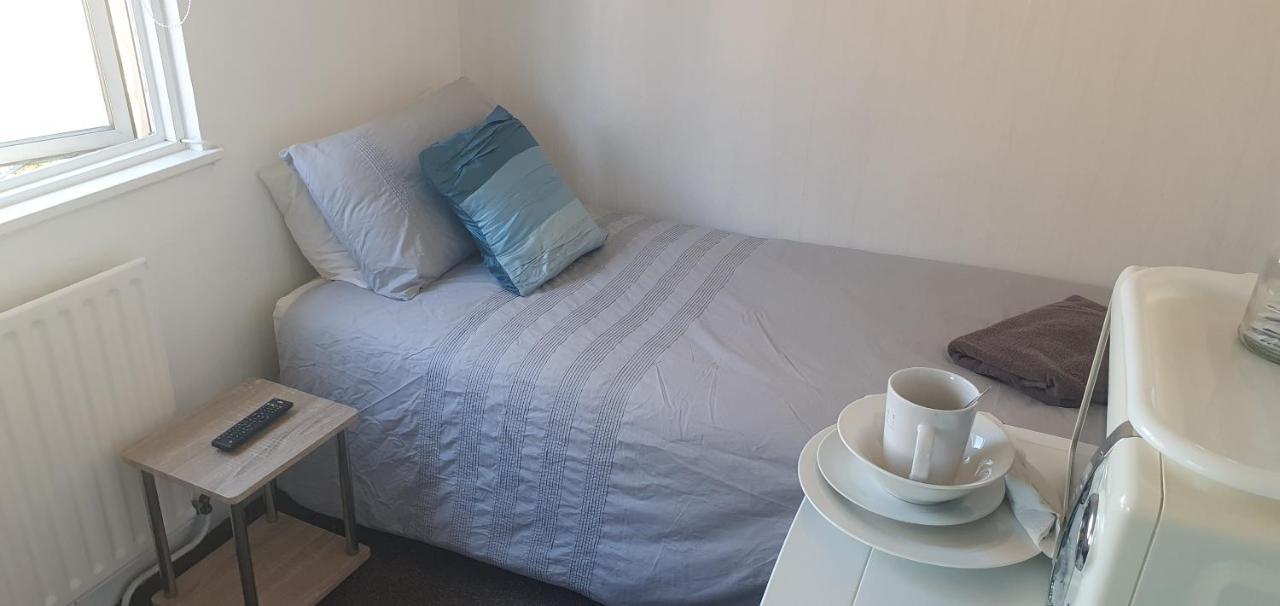 Private Rooms Just 19 Minutes From Central London Northfleet Экстерьер фото